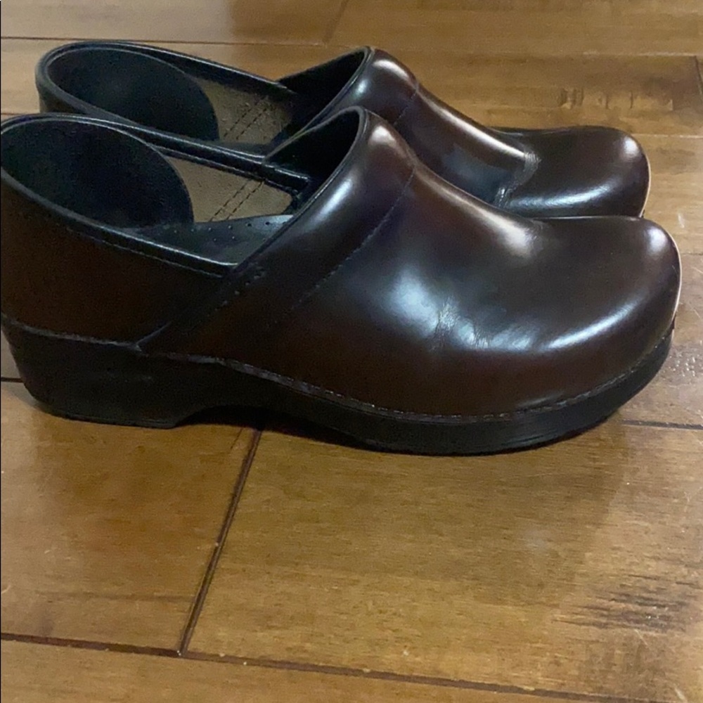 Dansko size 40 clogs
